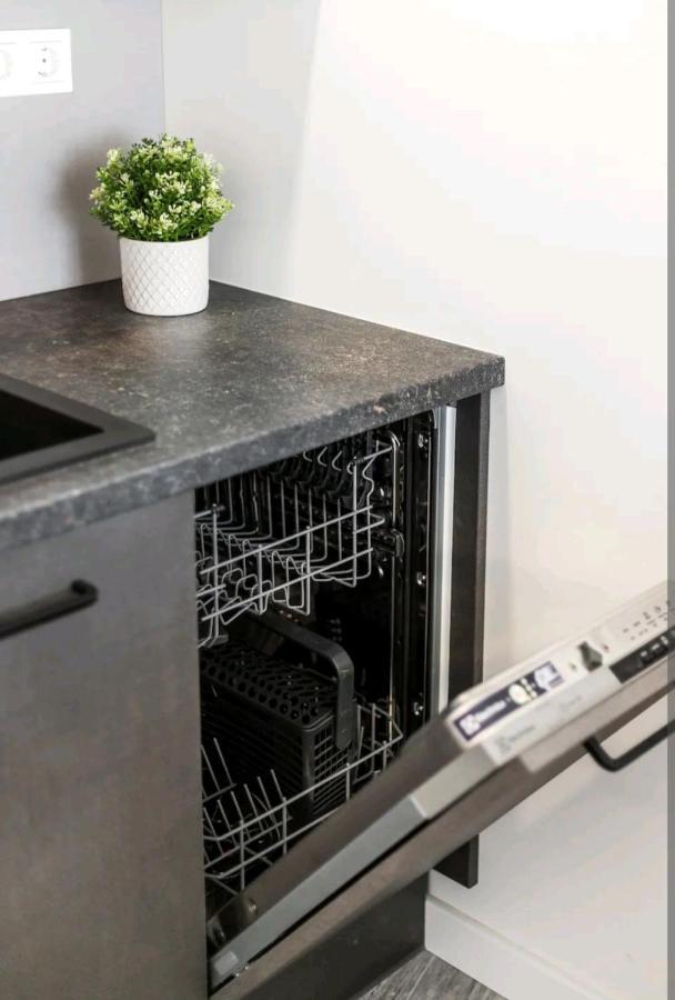 Happy Inn Laime Studio, Self Check-In-24-7, A-C, Parking-In-The-Underground-Garage VNO Eksteriør bilde