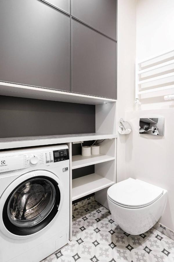Happy Inn Laime Studio, Self Check-In-24-7, A-C, Parking-In-The-Underground-Garage VNO Eksteriør bilde