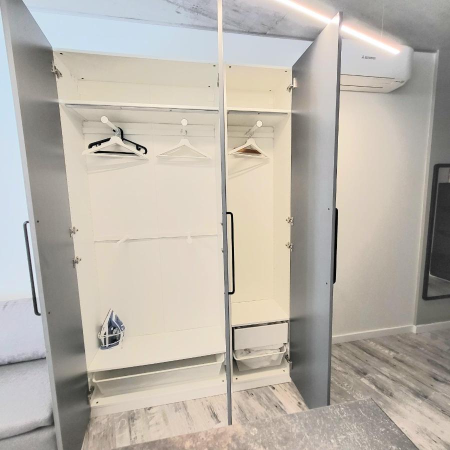 Happy Inn Laime Studio, Self Check-In-24-7, A-C, Parking-In-The-Underground-Garage VNO Eksteriør bilde